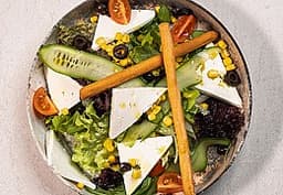 Beyaz Peynirli Akdeniz Salata
